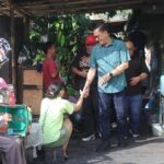 Wakil Walikota Yogyakarta Wawan Harmawan ketika mengunjungi warga Cokrodiningratan